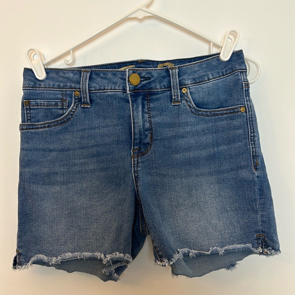 Seven7 Ladies Weekend Jean Short size 4